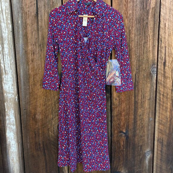 NWT Talbots Rayon Stretch Pullover Dress with little Multi Colored Hearts Size S - Picture 1 of 9